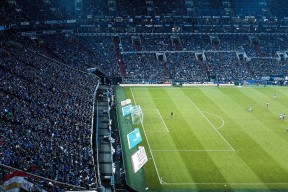 milan.com-王者归来！巴特勒首战狂砍40分，老鹰主场观众起立致敬